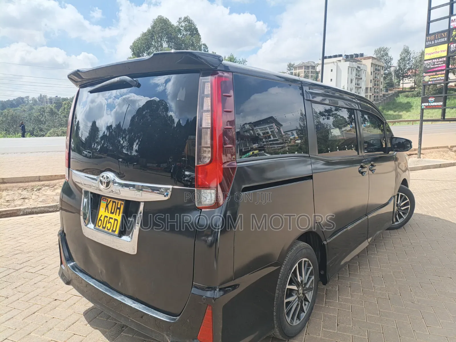 Toyota Noah 2015 Black