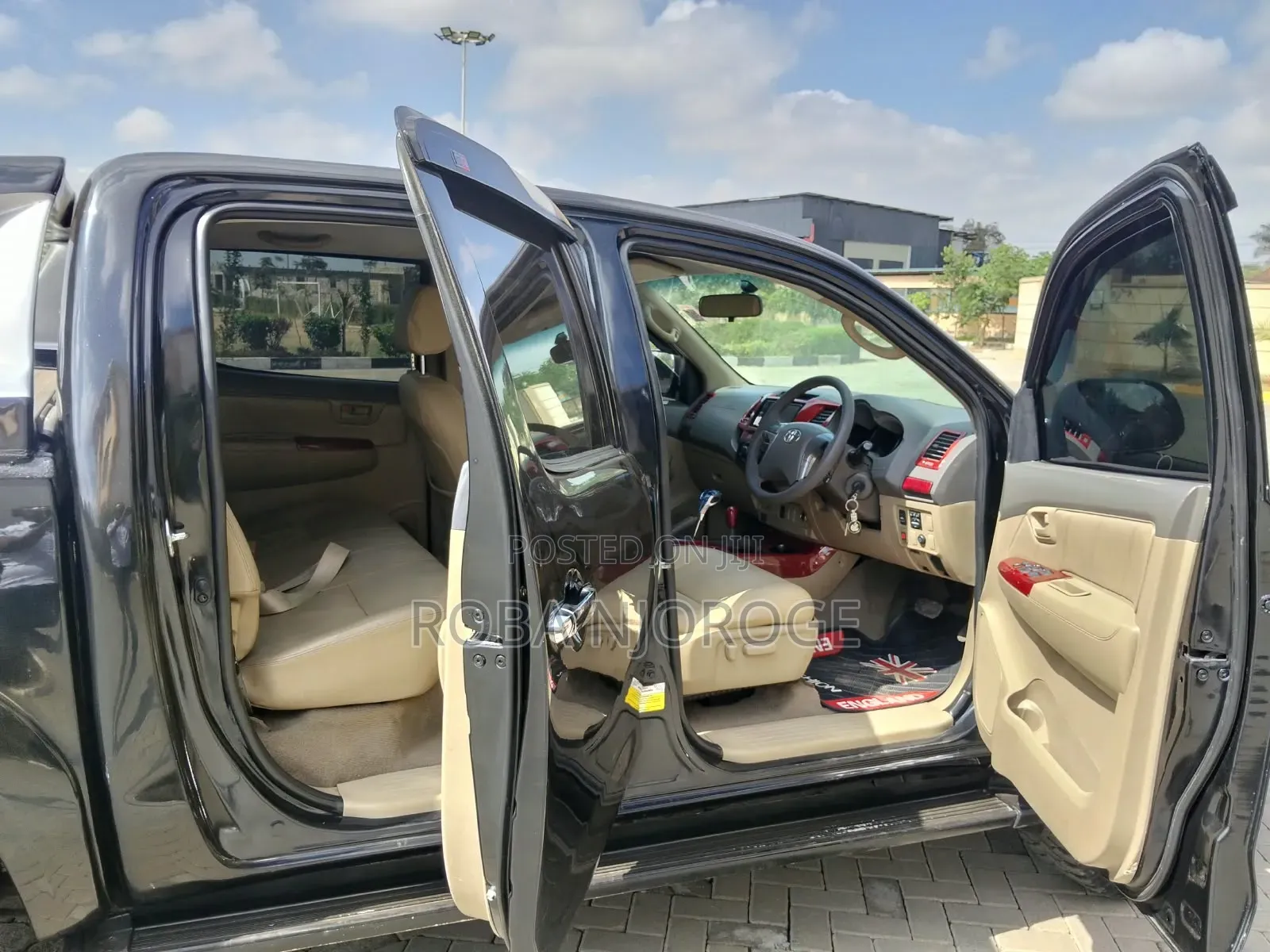 Toyota Hilux 2.5 D-4D 4X4 SRX 2010 Black