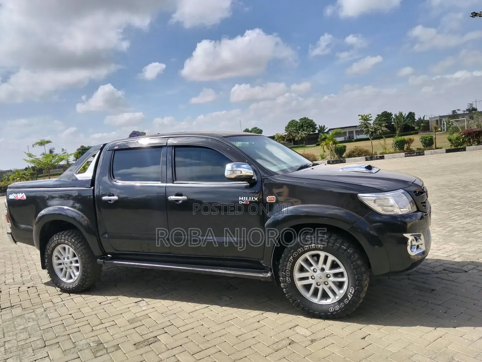 Toyota Hilux 2.5 D-4D 4X4 SRX 2010 Black