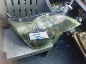 Toyota Spade 2015 Headlight