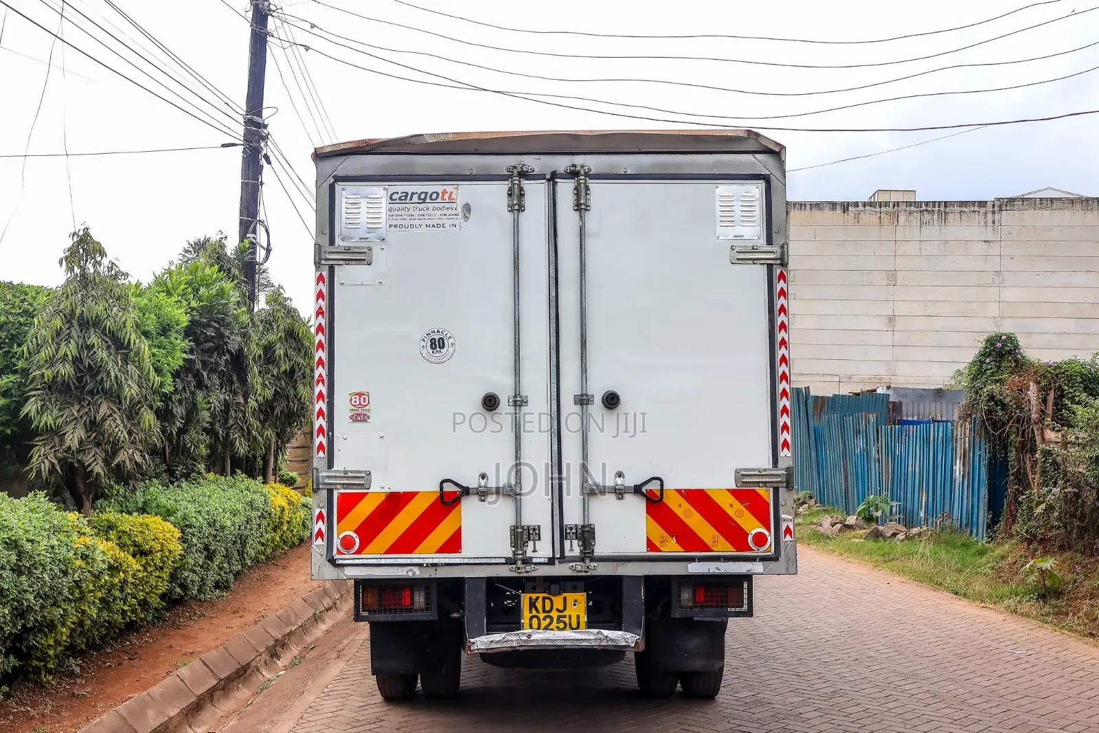 Isuzu NQR 2022 Model – Fibre Closed Body