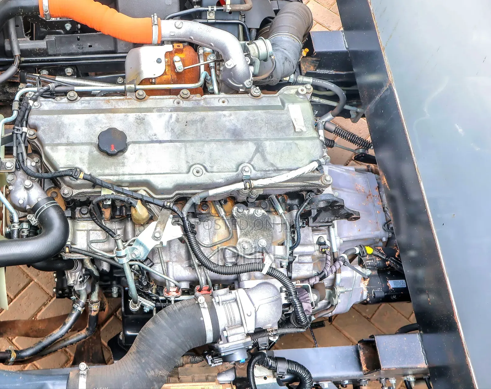 Isuzu NQR 2022 Model – Fibre Closed Body