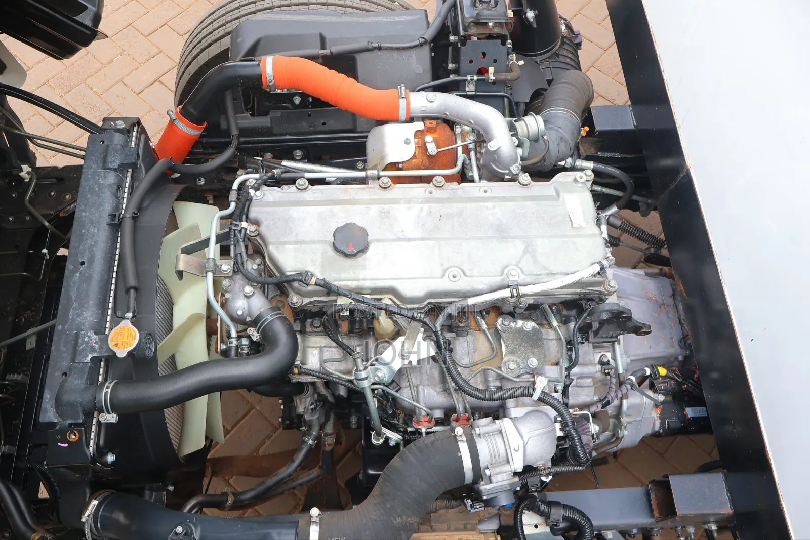 Isuzu NQR 2022 Model – Fibre Closed Body
