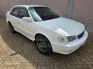 Toyota Corolla Sedan Automatic 1998 White