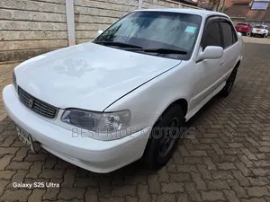 Toyota Corolla Sedan Automatic 1998 White