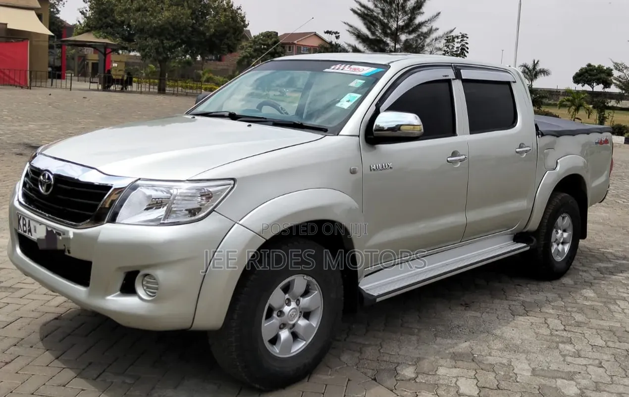 Toyota Hilux 2.5 Cab 2005 Gray