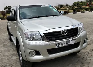 Toyota Hilux 2.5 Cab 2005 Gray