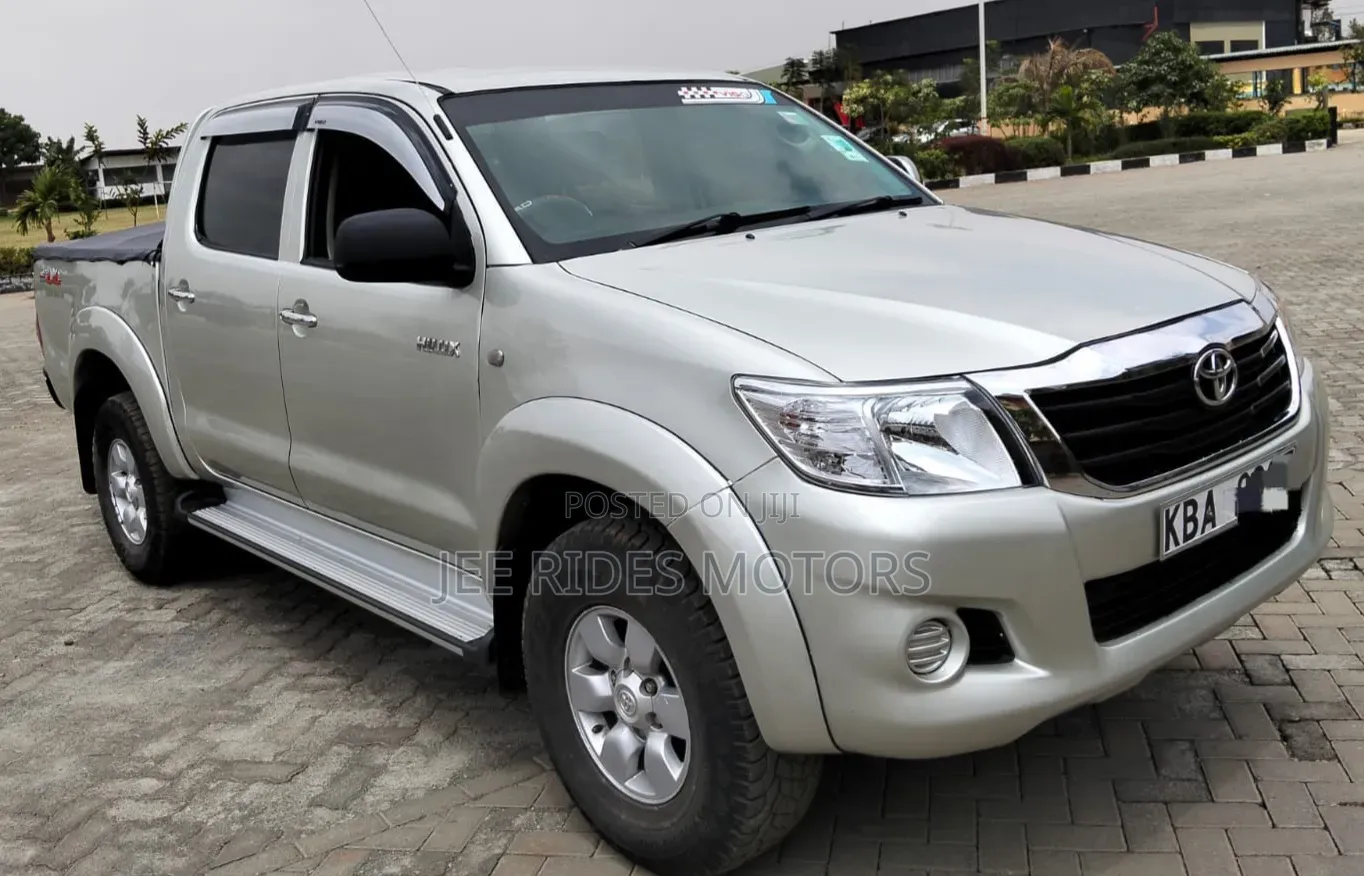 Toyota Hilux 2.5 Cab 2005 Gray