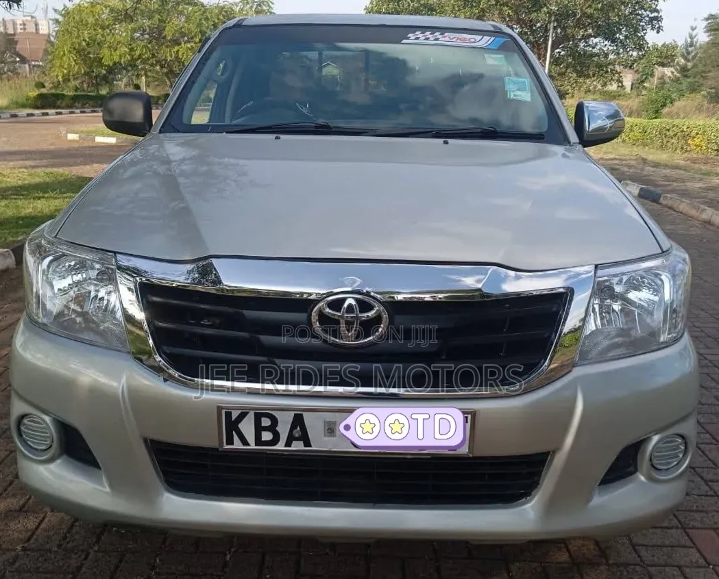 Toyota Hilux 2.5 Cab 2005 Gray
