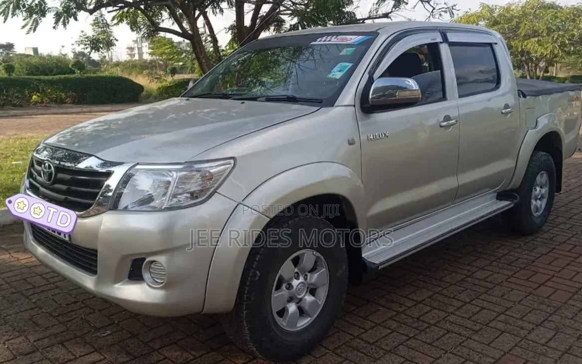 Toyota Hilux 2.5 Cab 2005 Gray