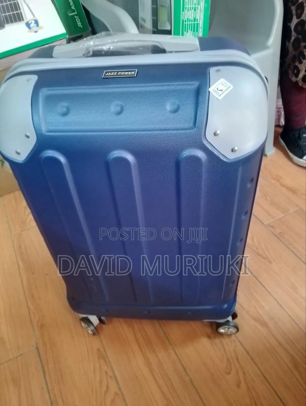 Medium Size Suitcases - thumbnail 3