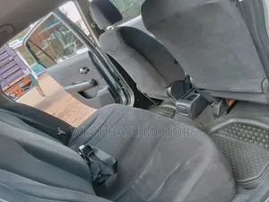 Nissan Tiida 2011 Silver