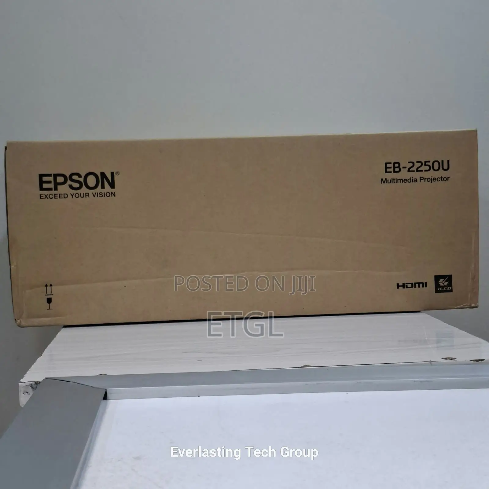 Epson PowerLite 2250U 5000-Lumen WUXGA 3LCD Projector