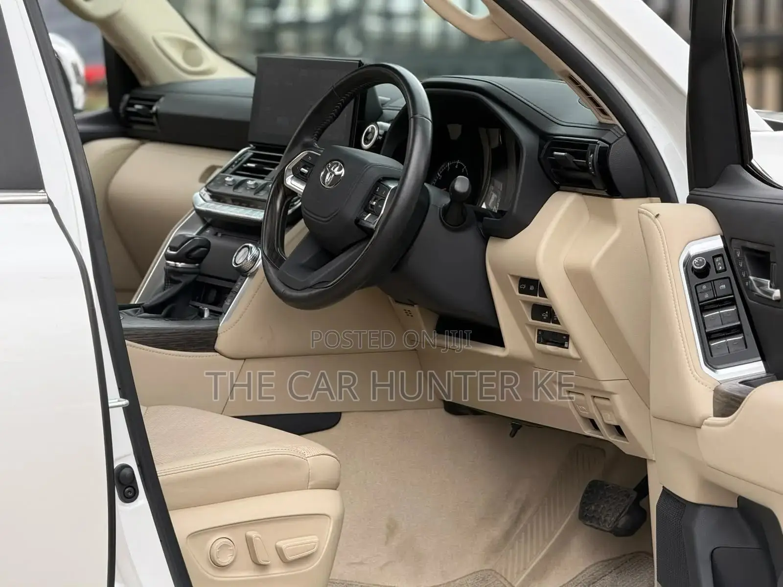 Toyota Land Cruiser LC300 2023 Pearl