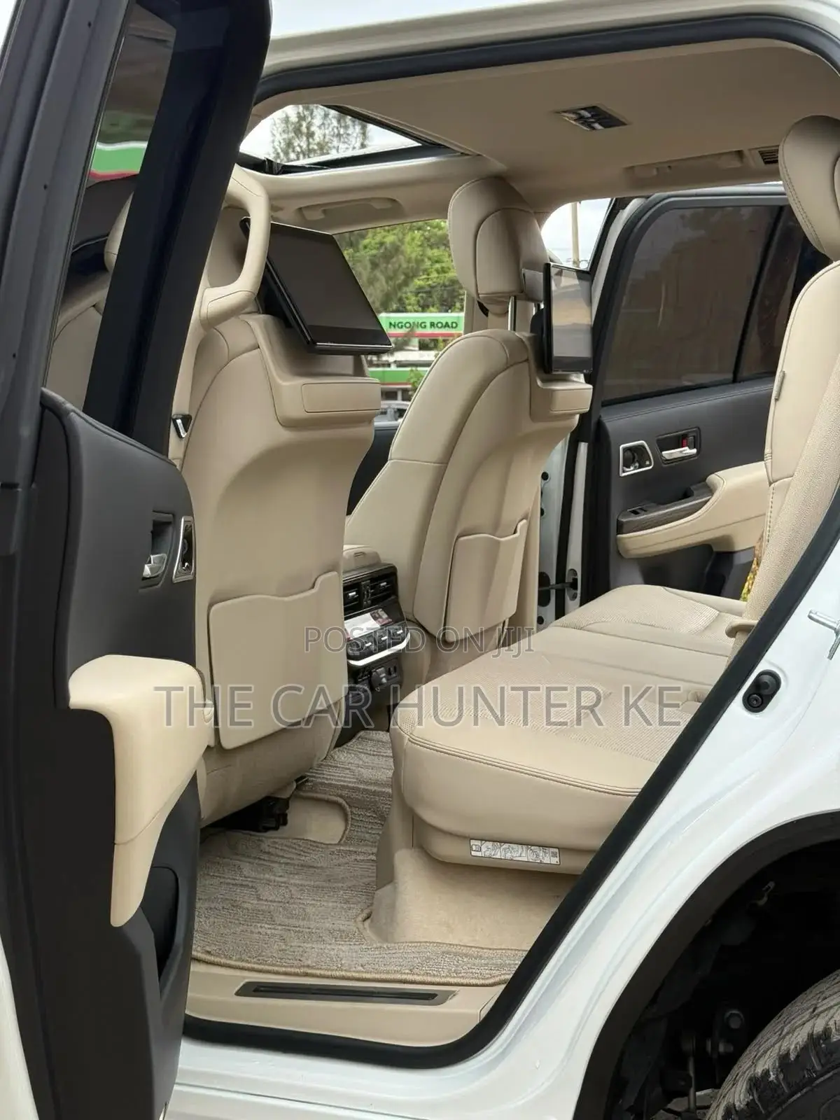 Toyota Land Cruiser LC300 2023 Pearl