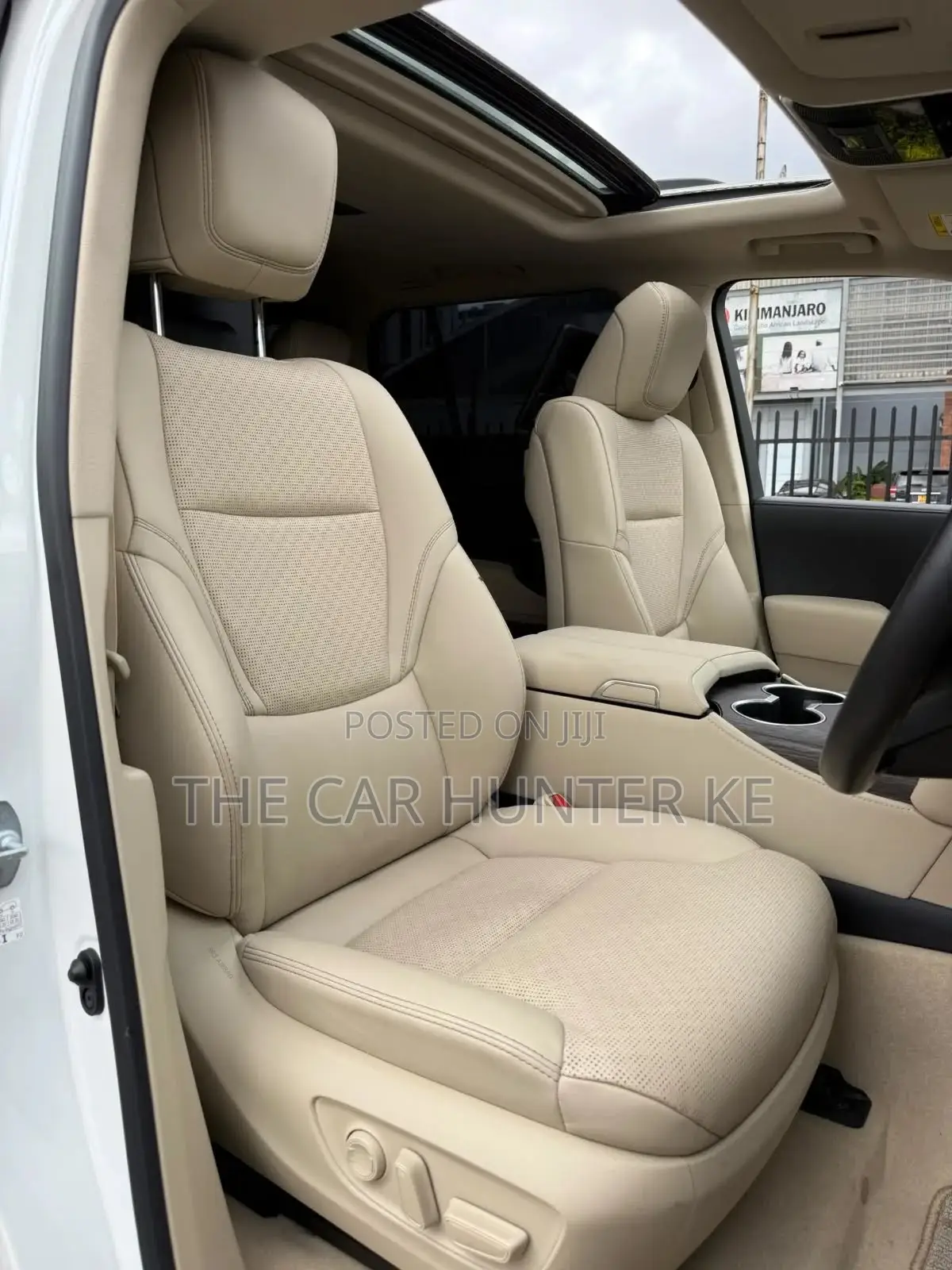 Toyota Land Cruiser LC300 2023 Pearl