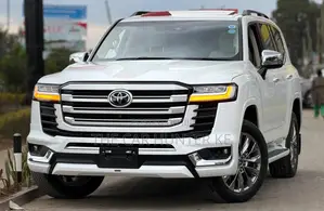 Toyota Land Cruiser LC300 2023 Pearl