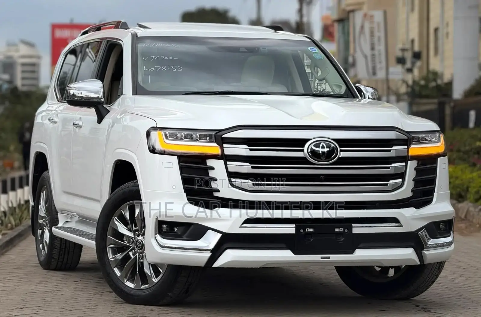 Toyota Land Cruiser LC300 2023 Pearl