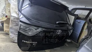 Toyota Harrier 2018 Complete Automatic Boot