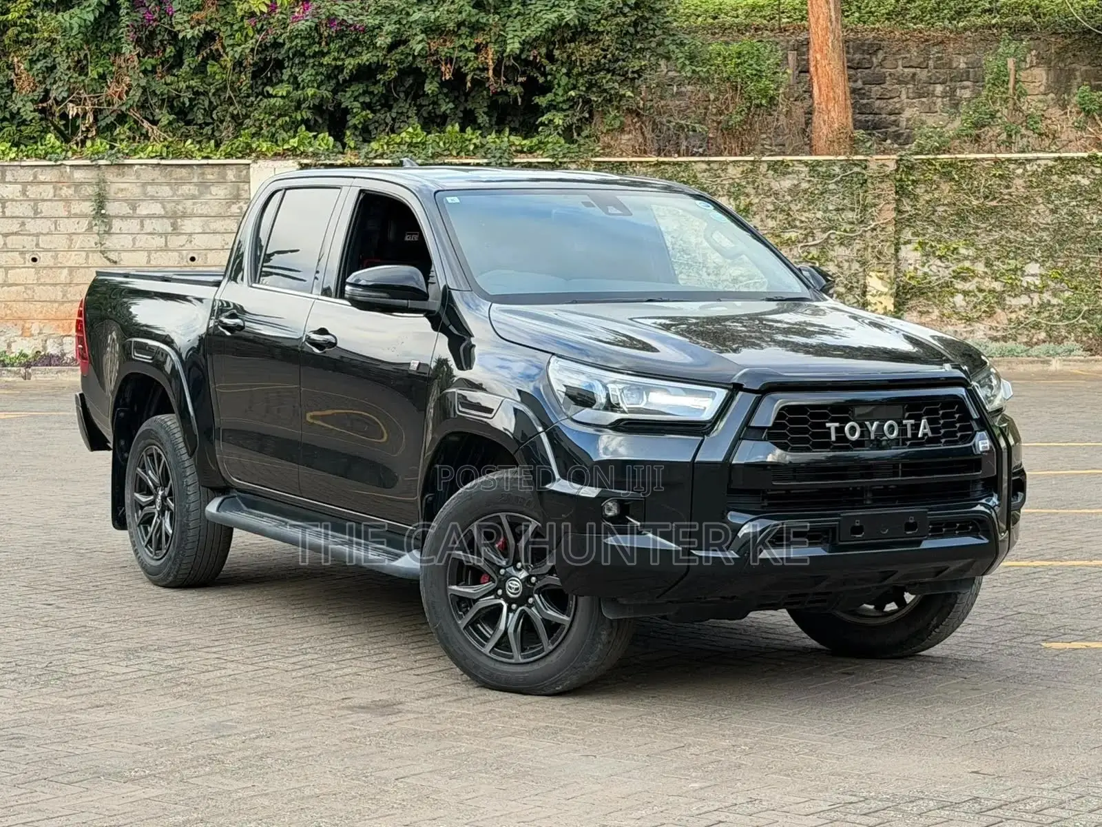 Toyota Hilux Revo Double Cab Deisel 2.4 AWD 2022 Black
