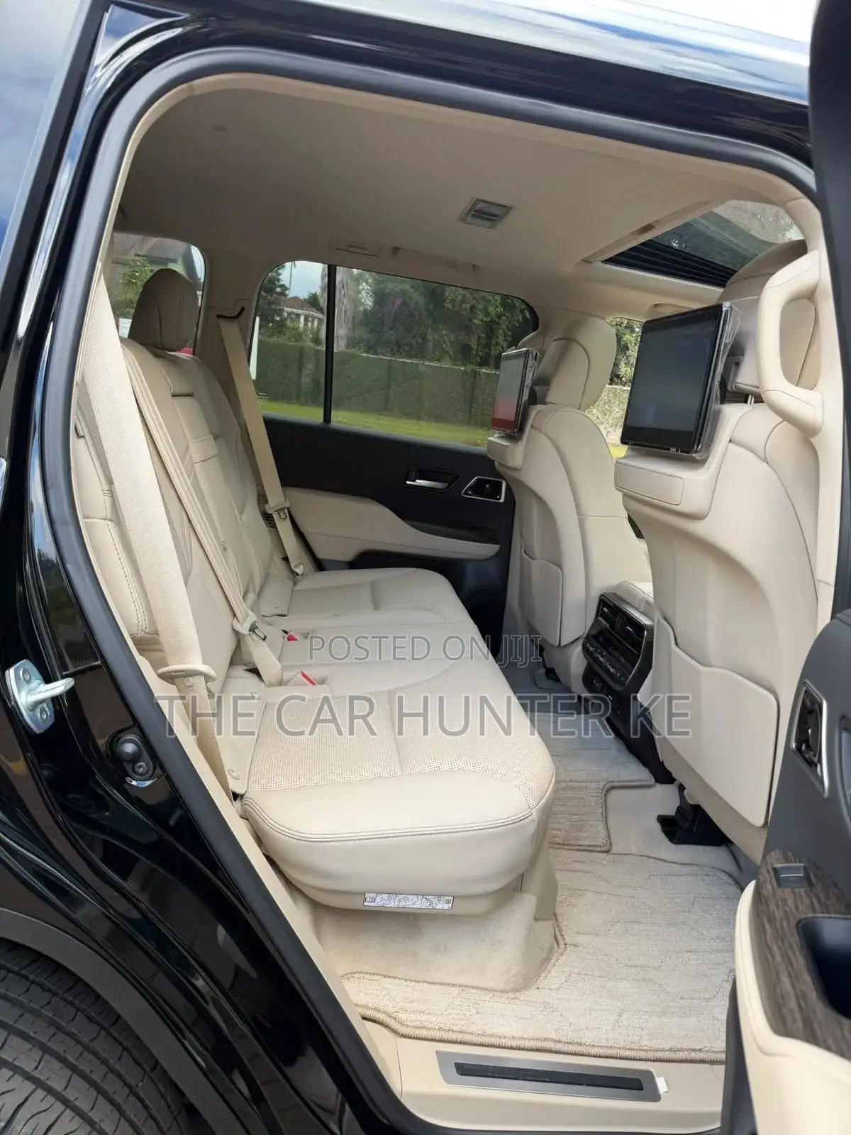 Toyota Land Cruiser LC300 2023 Black