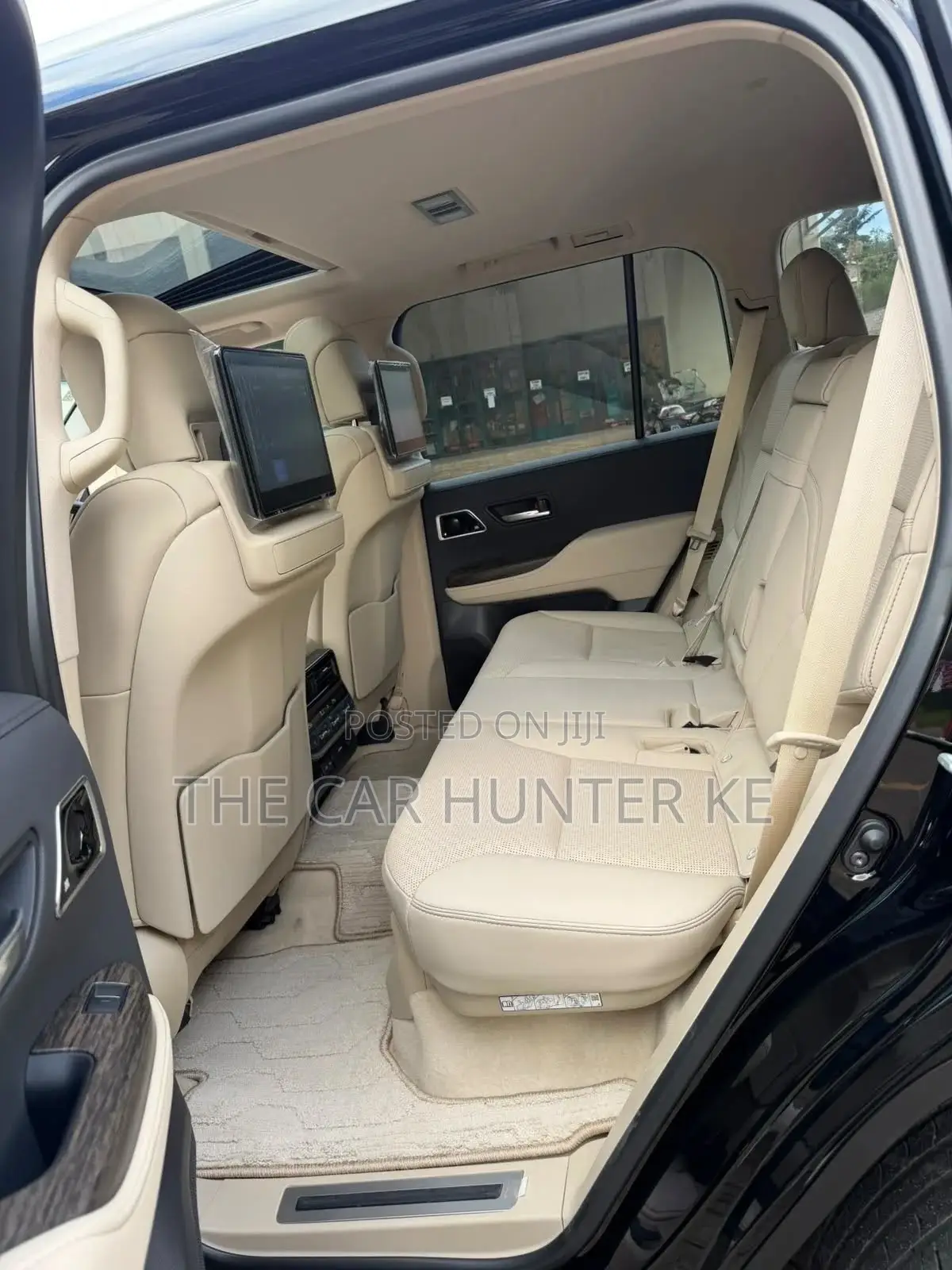Toyota Land Cruiser LC300 2023 Black