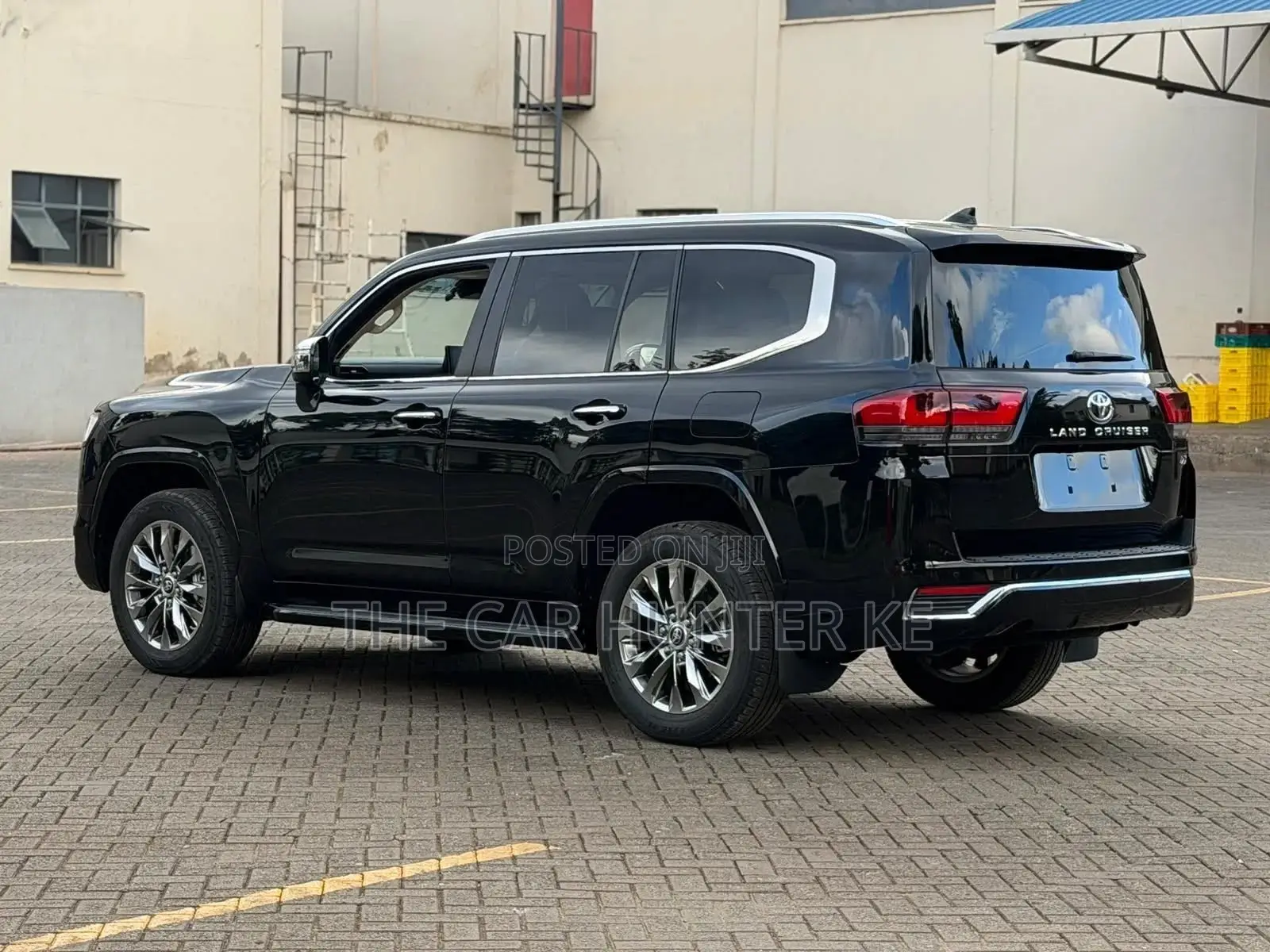 Toyota Land Cruiser LC300 2023 Black