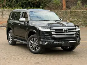 Toyota Land Cruiser LC300 2023 Black