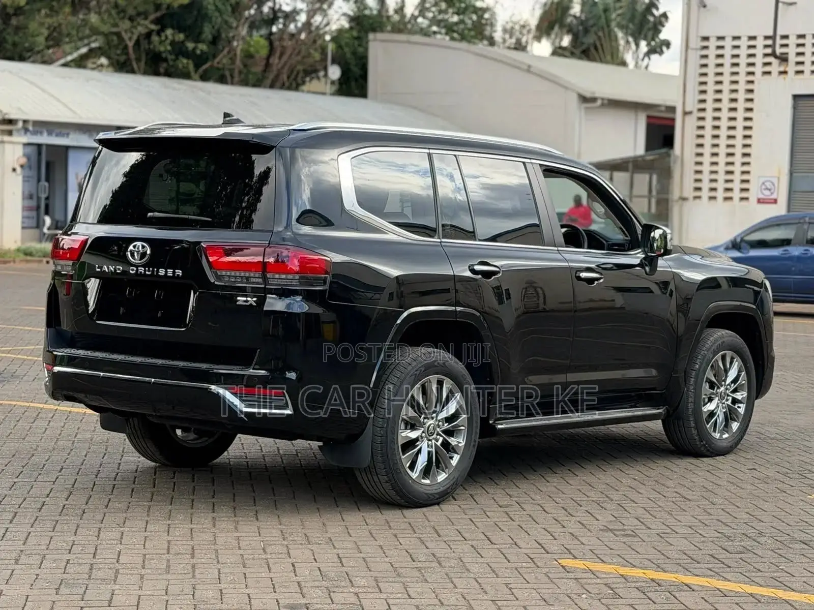Toyota Land Cruiser LC300 2023 Black