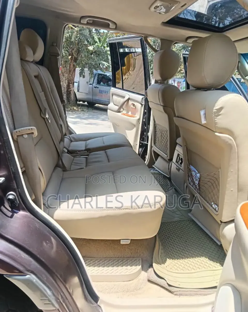 Toyota Land Cruiser 2006 Maroon