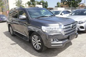 Toyota Land Cruiser 4.6 V8 ZX 2020 Gray