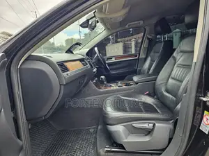 Volkswagen Touareg 2011 Black