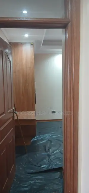 5bdrm Maisonette in Kerarapon for sale