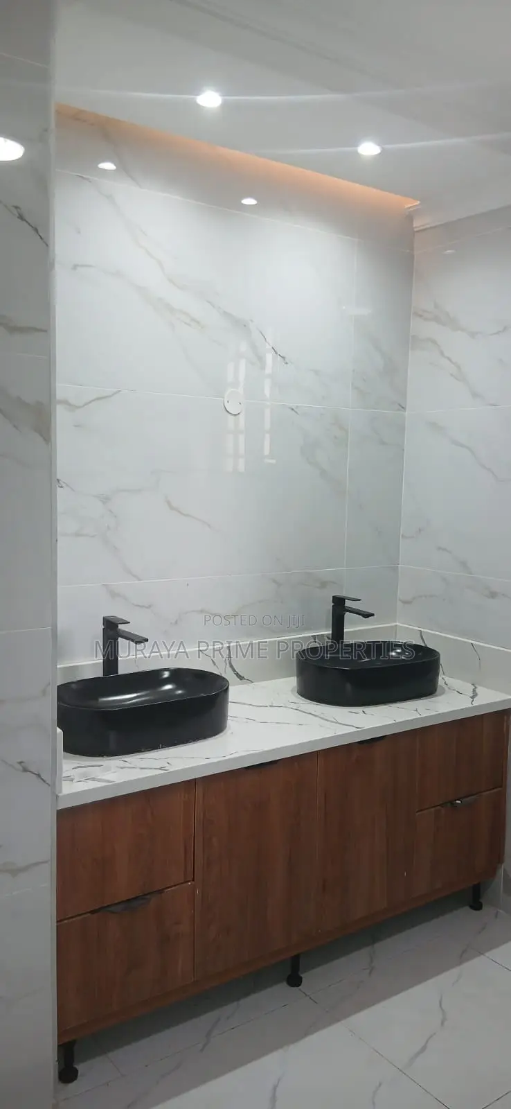 5bdrm Maisonette in Kerarapon for sale