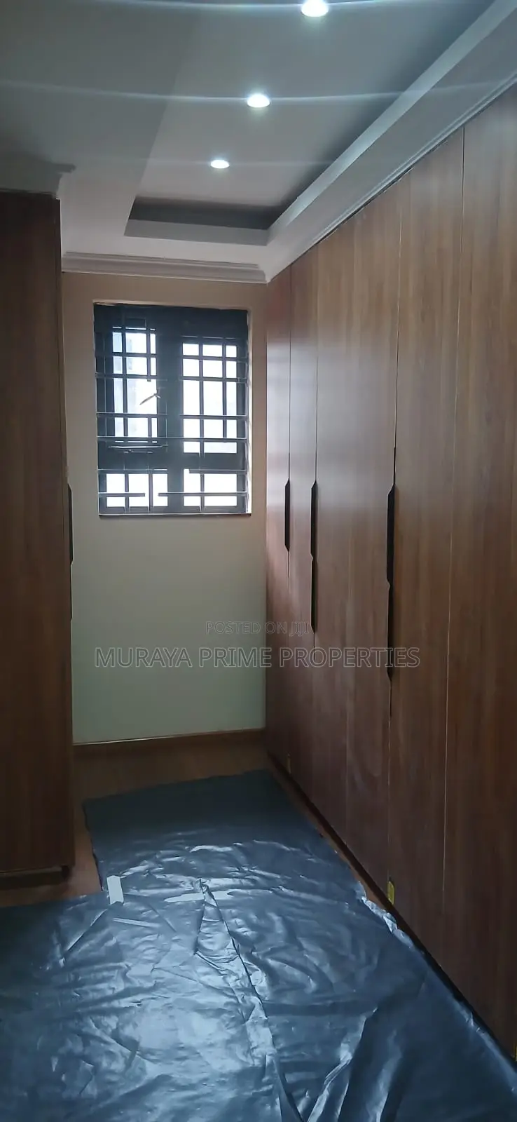 5bdrm Maisonette in Kerarapon for sale