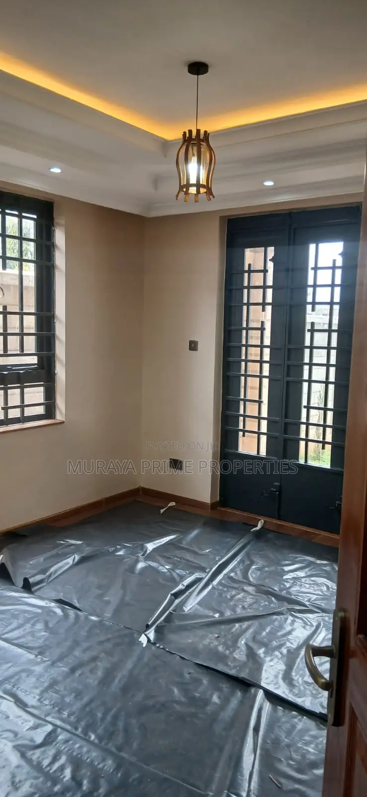 5bdrm Maisonette in Kerarapon for sale