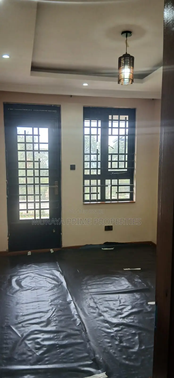 5bdrm Maisonette in Kerarapon for sale