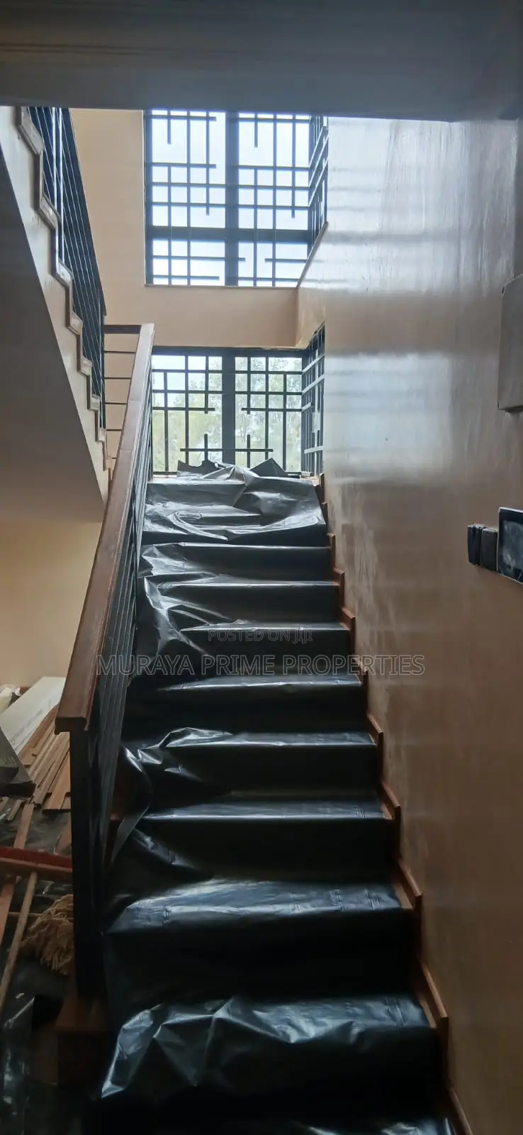 5bdrm Maisonette in Kerarapon for sale