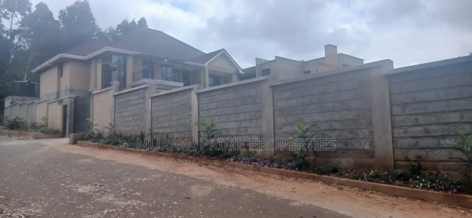 5bdrm Maisonette in Kerarapon for sale