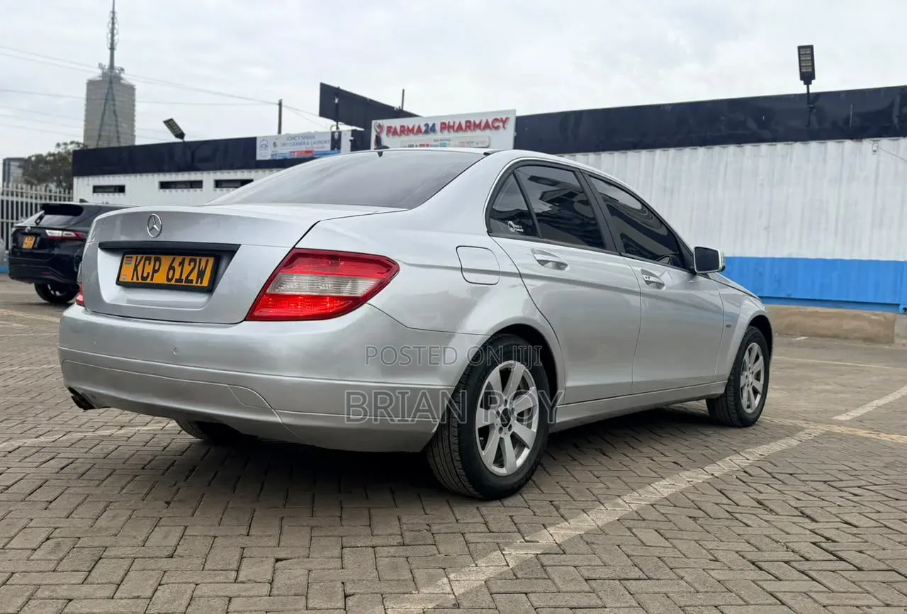 Mercedes-Benz C200 2011 Silver