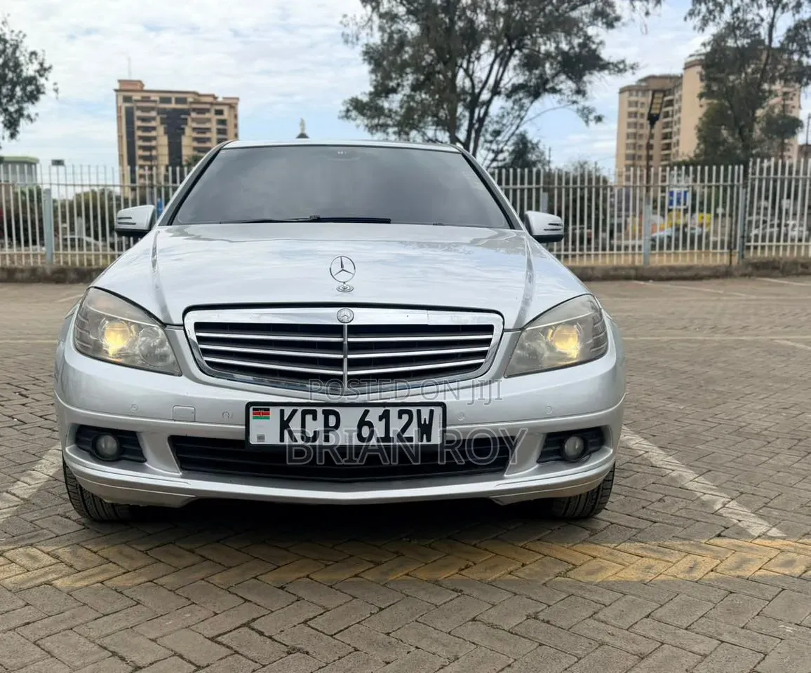 Mercedes-Benz C200 2011 Silver