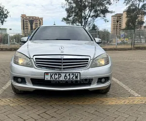 Mercedes-Benz C200 2011 Silver
