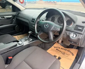 Mercedes-Benz C200 2011 Silver