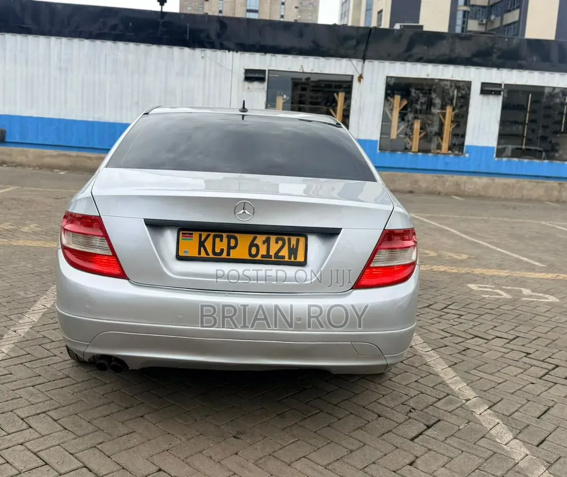 Mercedes-Benz C200 2011 Silver