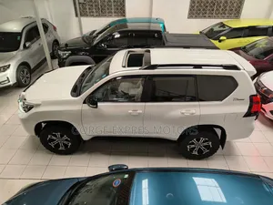 Toyota Land Cruiser Prado 2.8 2021 White