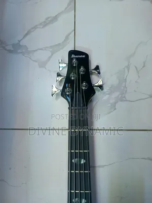 Ibanez 5 Strings Bass Quitar