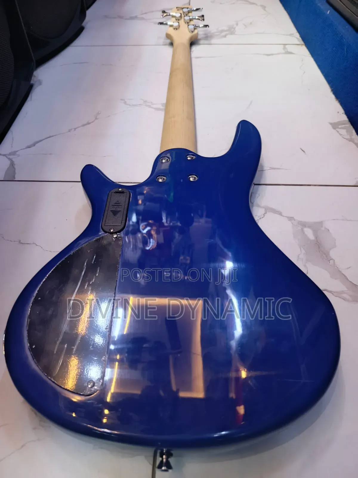 Ibanez 5 Strings Bass Quitar