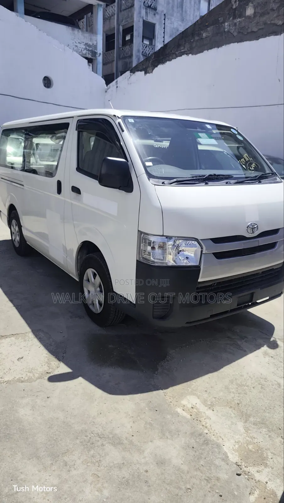 Toyota HiAce 2019 White