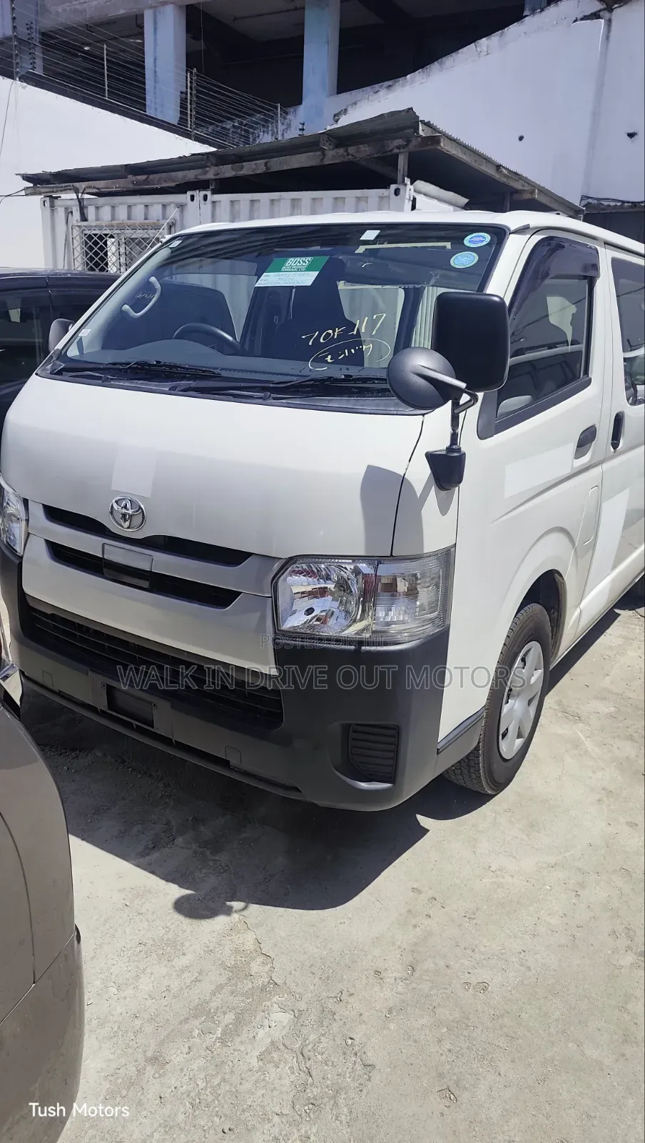 Toyota HiAce 2019 White