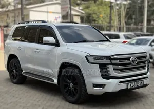 Toyota Land Cruiser 4.6 V8 ZX 2015 Pearl